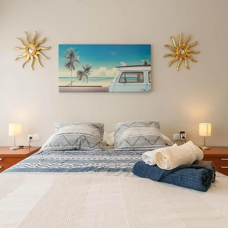 Coqueto, Junto Al Ayuntamiento Y La Ría *