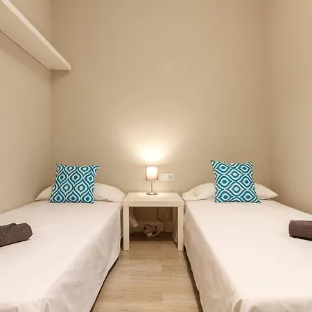 Coqueto, Junto Al Ayuntamiento Y La Ría *