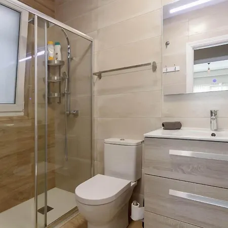 Coqueto, Junto Al Ayuntamiento Y La Ría *