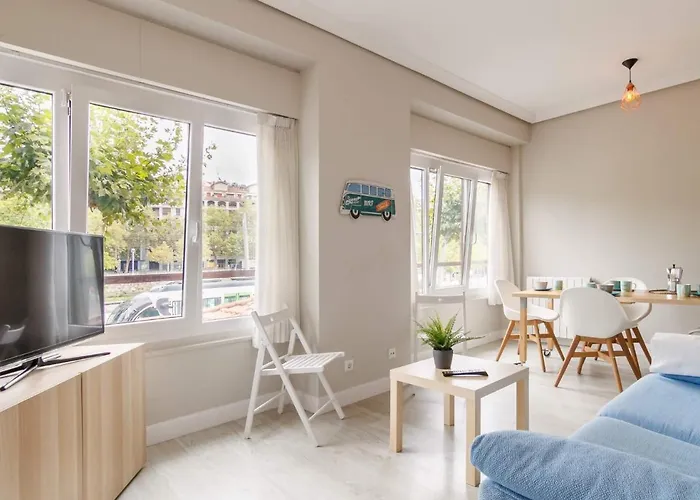 Coqueto, Junto Al Ayuntamiento Y La Ria Apartment